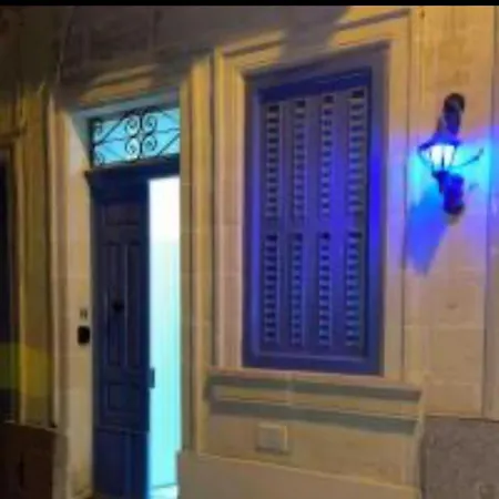 Charming And Gorgeous Traditional House In Which Is Only A Two Minute Walk Away To The Centre Makes It Perfect For A Cozy In Malta Holiday home *