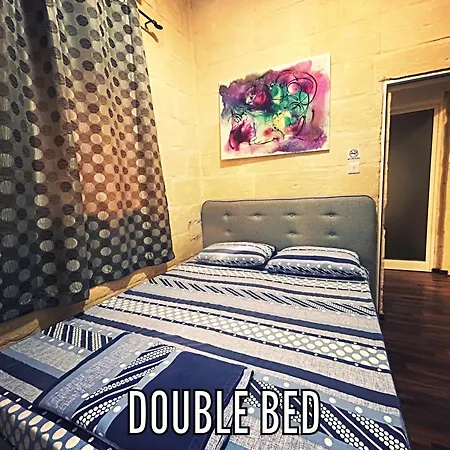 Charming And Gorgeous Traditional House In Which Is Only A Two Minute Walk Away To The Centre Makes It Perfect For A Cozy In Malta Holiday home
