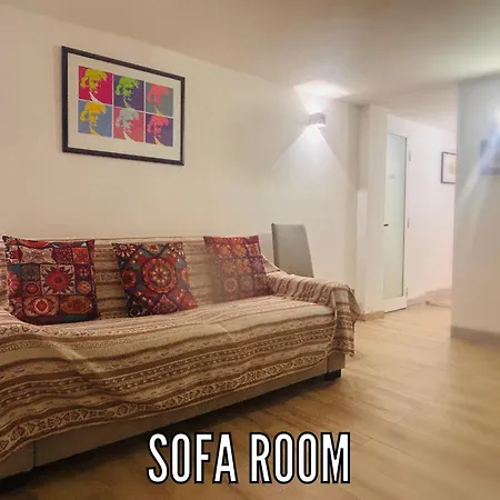 Charming And Gorgeous Traditional House In Which Is Only A Two Minute Walk Away To The Centre Makes It Perfect For A Cozy In Malta