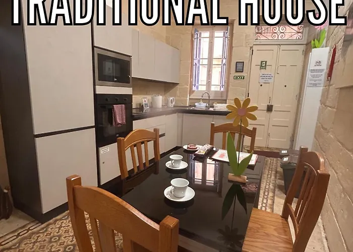 A House Full Of Authentic Charm In The Heart Of The 3 Cities, Very Close To The Capital City, Valletta Nyaraló *